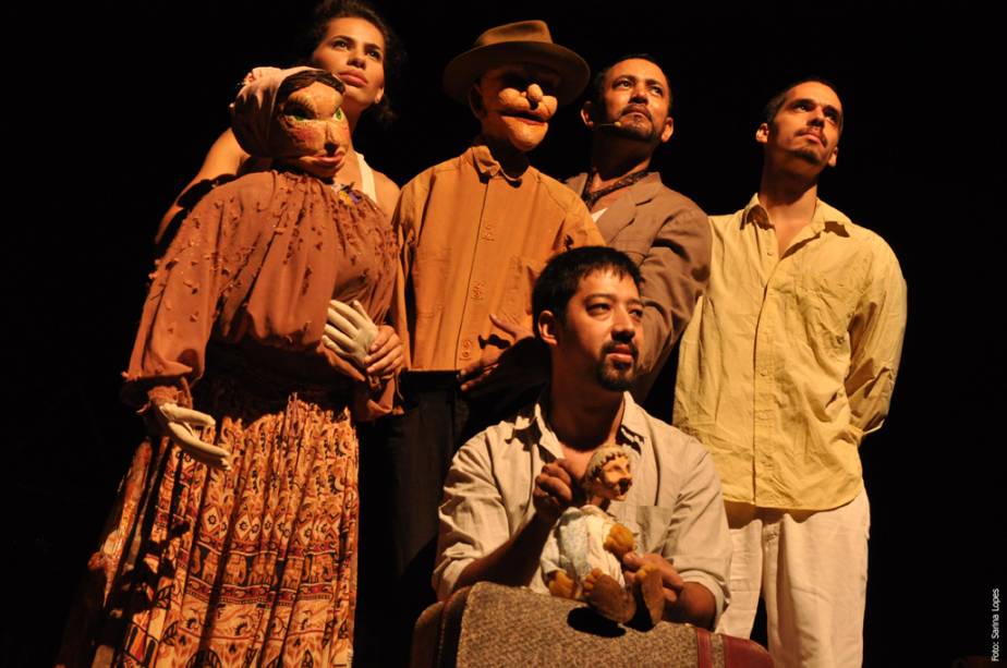 Cena de Viajantes, sob direção de Joaz Campos Cena de Viajantes, sob direção de Joaz Campos