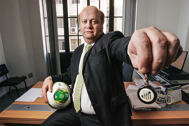 Promotor Marcelo Milani é alvo da ira dos corintianos