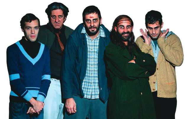 Wandré Gouveia, Wagner Molina, Flávio Tolezani, Daniel Infantini e Bruno Autran: The Pillowman — O Homem Travesseiro Wandré Gouveia, Wagner Molina, Flávio Tolezani, Daniel Infantini e Bruno Autran: The Pillowman — O Homem Travesseiro