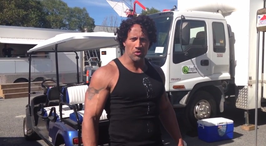 Prestes a estrear ‘Hércules’, Dwayne Johnson “mostra” como ganhar músculos como os dele