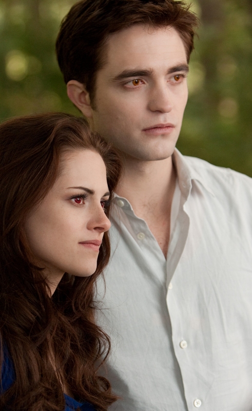 Amanhecer - Parte 2: capítulo final da saga estrelada por Robert Pattison e Kristen Stewart Amanhecer - Parte 2: capítulo final da saga estrelada por Robert Pattison e Kristen Stewart