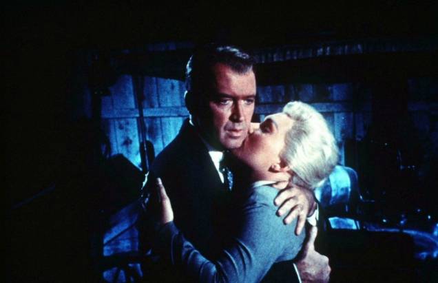 Um Corpo que Cai: suspense estrelado por James Stewart e Kim Novak Um Corpo que Cai: suspense estrelado por James Stewart e Kim Novak