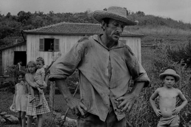 Série Santa Soja (1978), fotografia de Luiz Abreu Série Santa Soja (1978), fotografia de Luiz Abreu