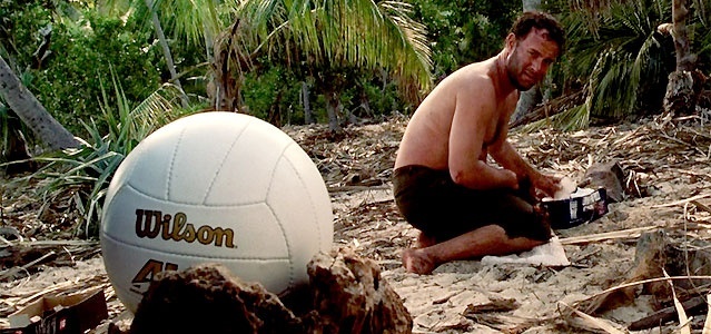 Tom Hanks reencontra a bola Wilson quinze anos depois do filme Náufrago. Veja a foto!