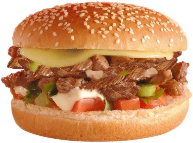 Big X Picanha: hambúrguer leva queijo derretido, tomates em cubos, cebola, maionese e pão de gergelim Big X Picanha: hambúrguer leva queijo derretido, tomates em cubos, cebola, maionese e pão de gergelim