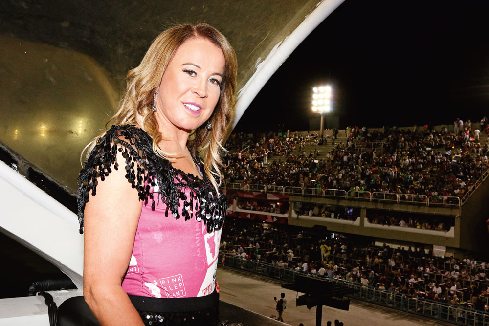 Zilu Camargo se submete à cirurgia para retirada de preenchimento do rosto