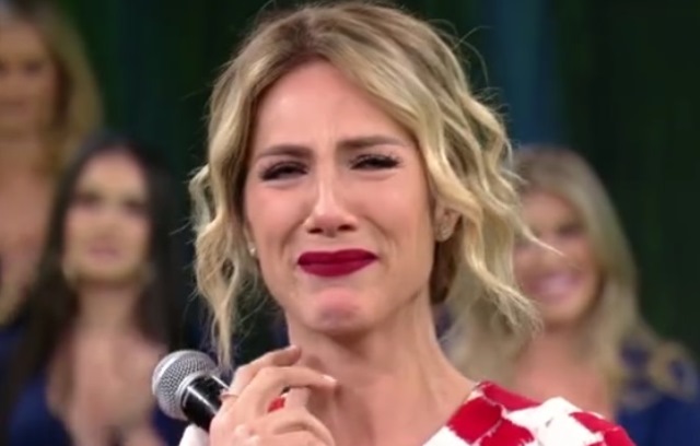Giovanna Ewbank se emociona ao falar sobre Titi