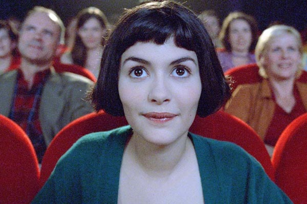 Amelie Poulain assiste filme no cinema