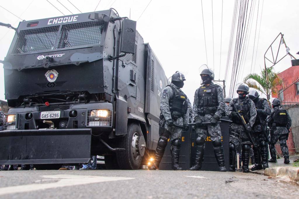 REINTEGRAÇÃO DE POSSE EM TERRENO OCUPADO NA ZONA LESTE DE SP. REINTEGRAÇÃO DE POSSE EM TERRENO OCUPADO NA ZONA LESTE DE SP.