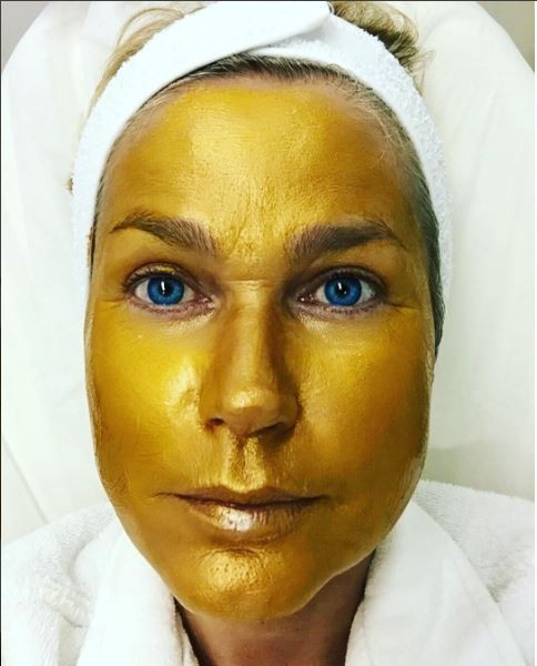 xuxa-mascara-ouro xuxa-mascara-ouro