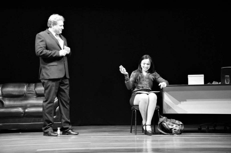 Quase Cinquenta Tons de Cinza Quase Cinquenta Tons de Cinza