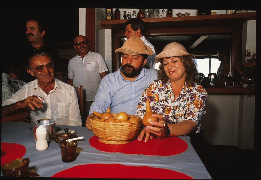 Lula e Marisa durante campanha (Foto: Cláudio Versiani)