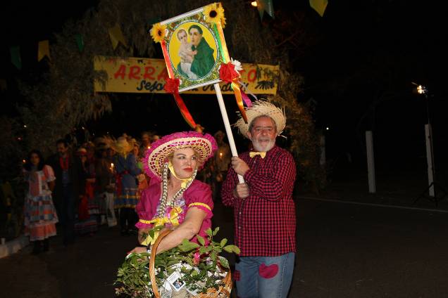 Lula e Marisa, vestidos de caipira, na tradicional festa junina da Granja do Torto (Foto: Ricardo Stuckert) Lula e Marisa, vestidos de caipira, na tradicional festa junina da Granja do Torto (Foto: Ricardo Stuckert)