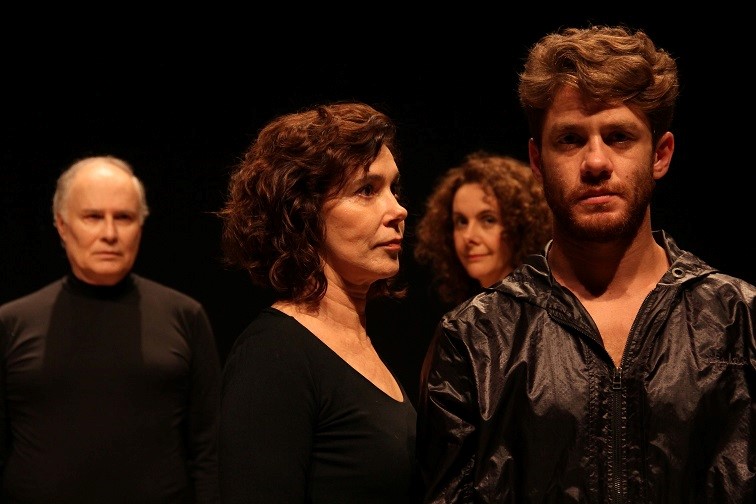 Elenco da peça 'O Planeta Tá um Lugar Perigoso' Elenco da peça 'O Planeta Tá um Lugar Perigoso'