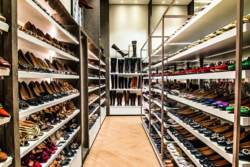 Shoestock faz liquidação com até 60% de desconto