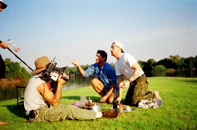 Olivier Anquier_1999 cozinhando com Atala em uma ilhazinha do Rio Araguaia