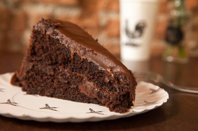 Bolo de chocolate da Padoca do Maní: R$ 15,00 a fatia Bolo de chocolate da Padoca do Maní: R$ 15,00 a fatia