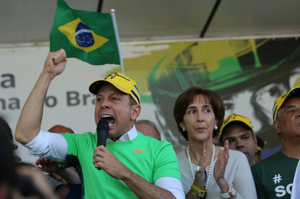 CIDADE DE SP INAUGURA PRAÇA EM HOMENAGEM A AYRTON SENNA.