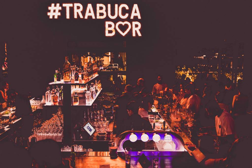 Trabuca Bar recebe mestres da coquetelaria no Guest Bartender