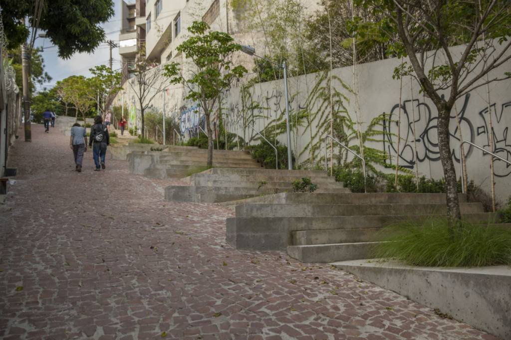 Travessa da Vila Madalena se transforma após reforma