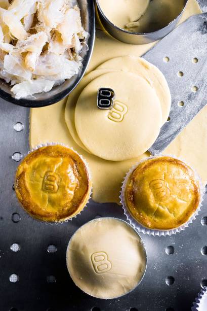 Empadas da Casa Godinho:
7,50 reais cada uma Empadas da Casa Godinho:
7,50 reais cada uma