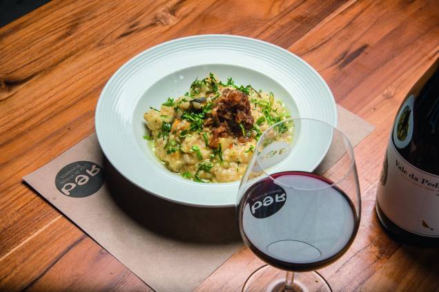 Risoto de abóbora repleto de cubos de queijo de coalho e um pouco de cebola caramelada por cima Risoto de abóbora repleto de cubos de queijo de coalho e um pouco de cebola caramelada por cima