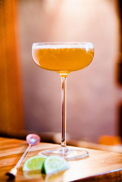 Mandasour: combina dois tipos de cachaça, limão, chá-mate e mel da abelha nativa mandaçaia Mandasour: combina dois tipos de cachaça, limão, chá-mate e mel da abelha nativa mandaçaia