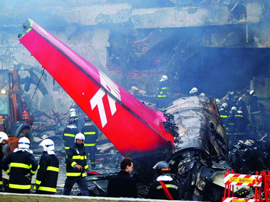 Acidente com avião da TAM completa dez anos sem punição