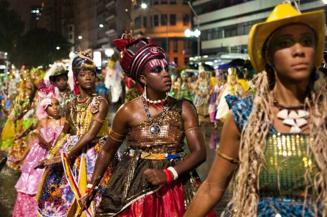 Ilú Obá de Min: homenagem a Elza Soares, a Pérola Negra, de Beto Brant Ilú Obá de Min: homenagem a Elza Soares, a Pérola Negra, de Beto Brant