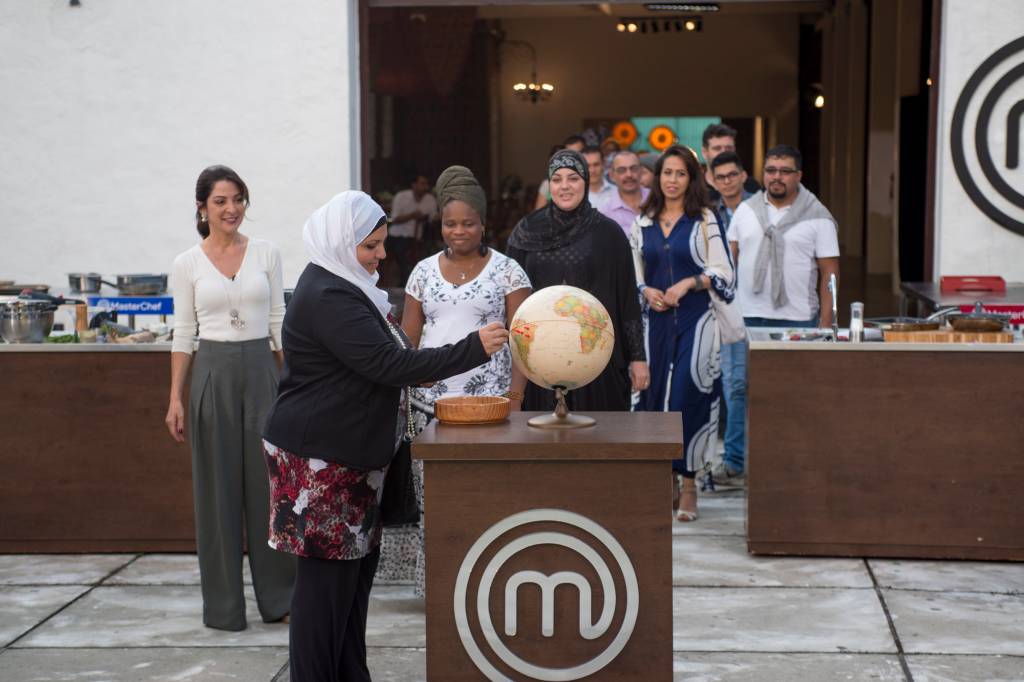 MasterChef 4: culinária de imigrantes e bolo de aniversário