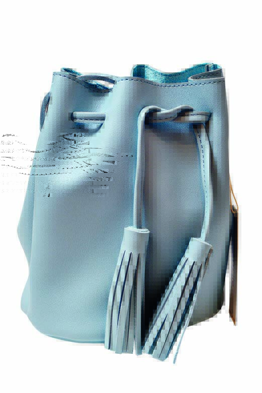 Bolsa lateral pequena com amarração, R$ 19,90 Bolsa lateral pequena com amarração, R$ 19,90