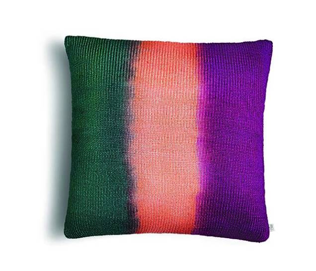 De seda e tingimento dotipo tie dye. R$ 696,00 De seda e tingimento dotipo tie dye. R$ 696,00