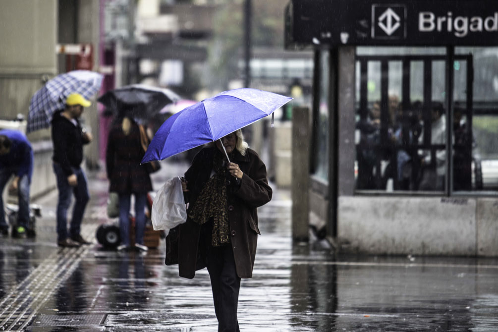 Nova frente fria chega a São Paulo