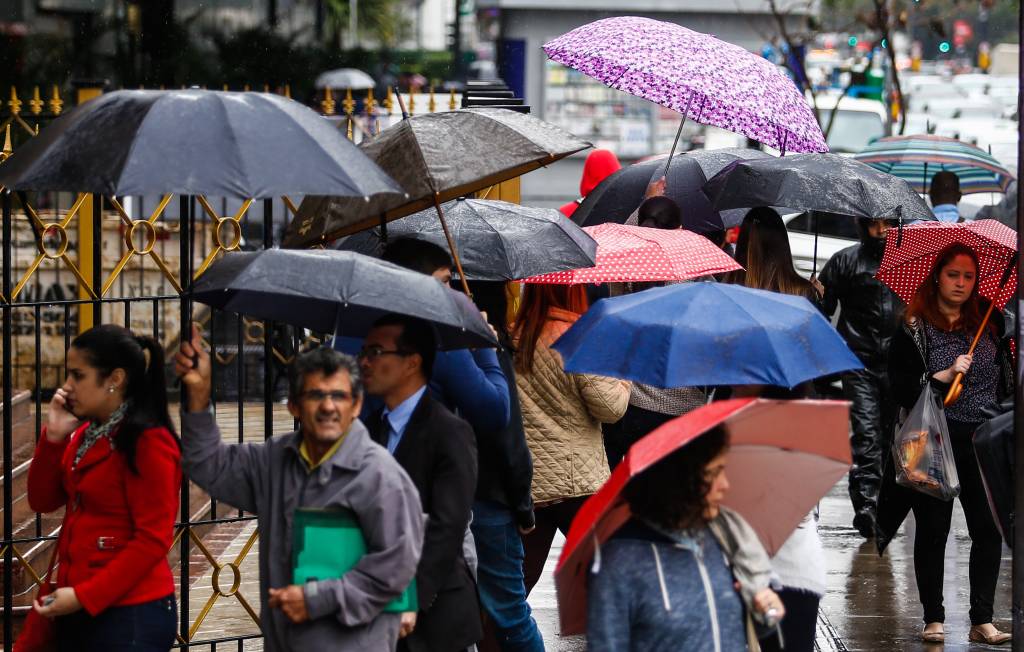 Fim de semana será chuvoso na capital