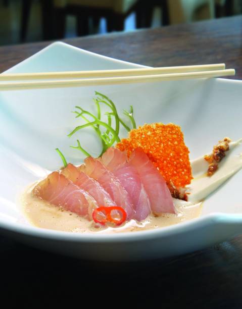 Robalo curado no café na espuma de amendoim Robalo curado no café na espuma de amendoim