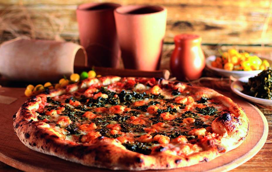 Combinação de camarão e jambu com tucupi, mussarela de búfala e um toque de geleia de pimenta-de-cheiro, do chef Deocleciano Brito Combinação de camarão e jambu com tucupi, mussarela de búfala e um toque de geleia de pimenta-de-cheiro, do chef Deocleciano Brito