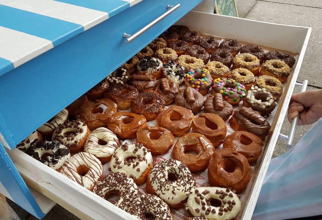 Loja na Zona Oeste faz sucesso com donuts caprichados