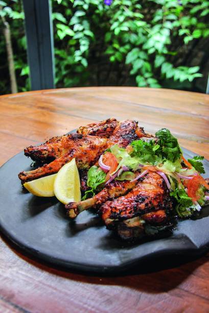 Franguinho assado no forno a lenha: do Mangiare Franguinho assado no forno a lenha: do Mangiare