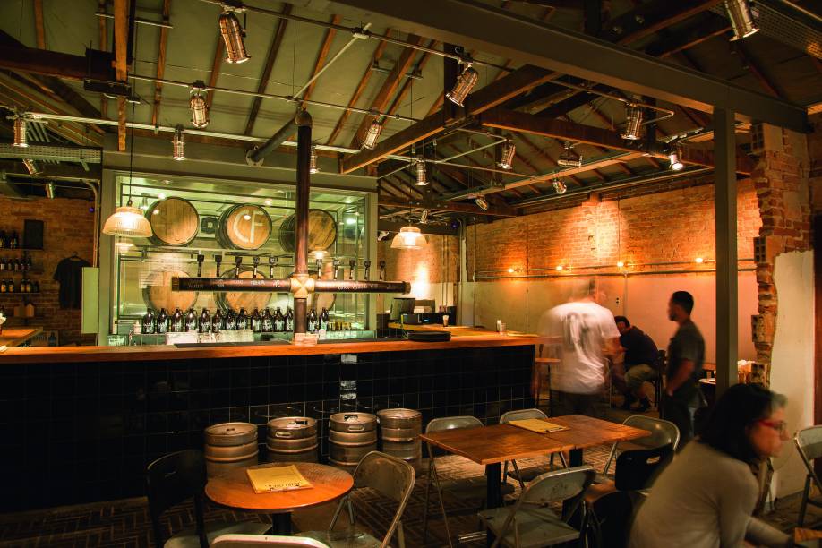 O ambiente: escondido no bar Original O ambiente: escondido no bar Original