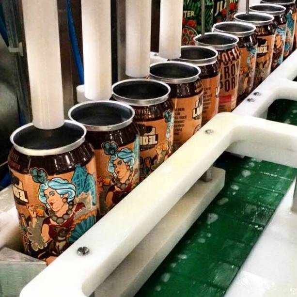 <strong>Landel</strong><span> com Mandarina Lager, Session IPA, Dunkel, Smoketober Oktober Defumada e Cafetina Porter com café</span> <strong>Landel</strong><span> com Mandarina Lager, Session IPA, Dunkel, Smoketober Oktober Defumada e Cafetina Porter com café</span>