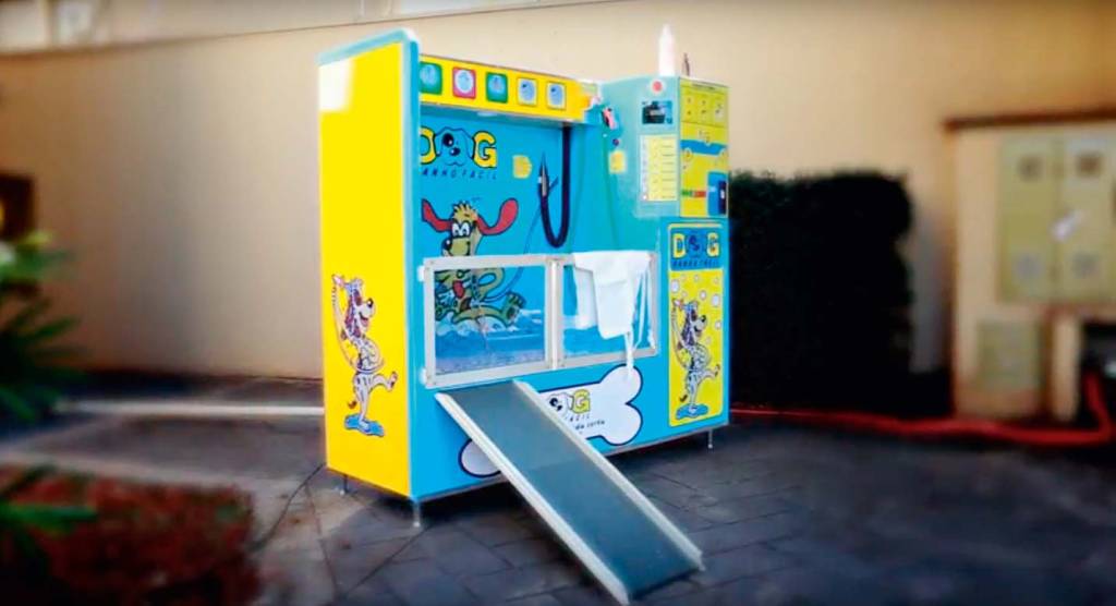 Máquina permite que o próprio dono banhe seu cachorro