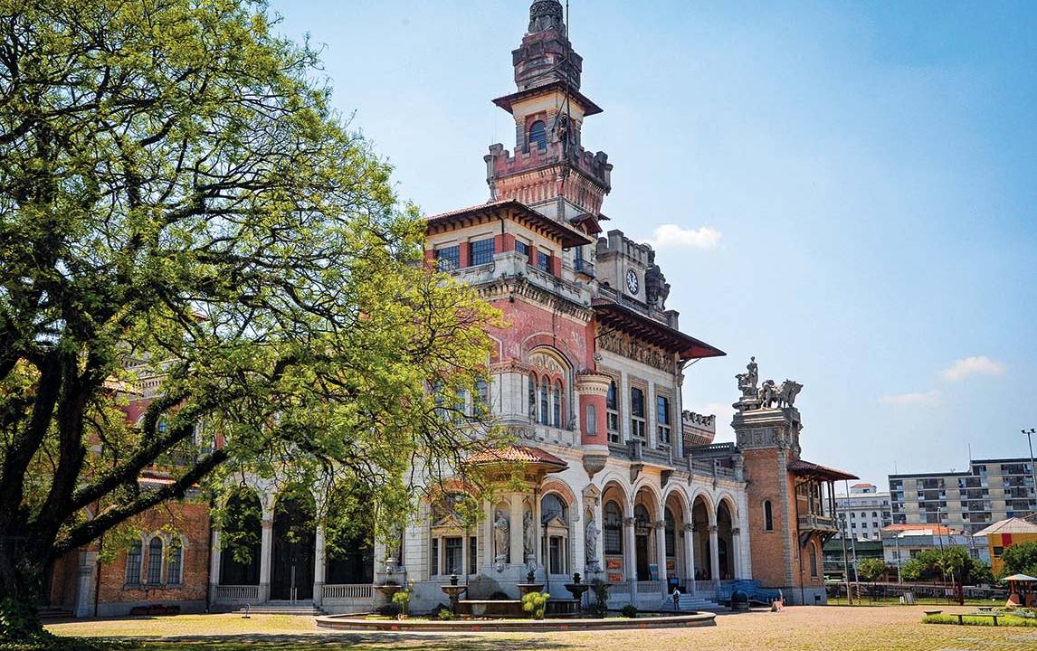 Palácio das Indústrias, onde localiza-se o Museu Catavento.