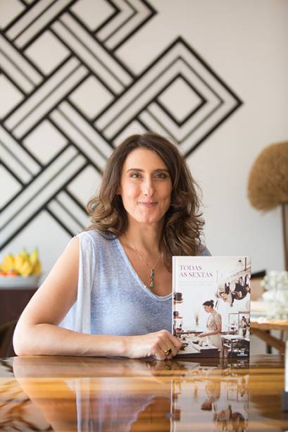 Paolla Carosella: chef do restaurante Arturito, que tem um stand na feira, autografou exemplares do seu livro de estreia 'Todas as Sextas'. Paola ainda fará um jantar exclusivo com receitas ovolactovegetarianas no domingo (26).