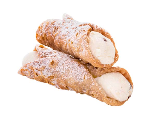 Cannoli recheados com ricota. R$ 14,00 cada um. Carlo’s Bakery.