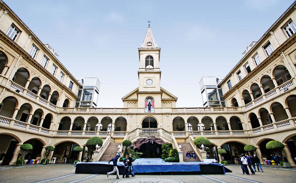 Pátio interno do Colégio Marista Arquidiocesano, na Vila Mariana.
