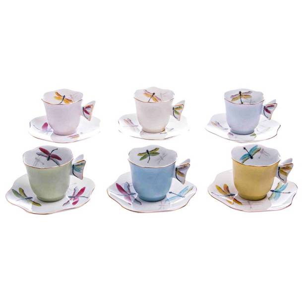 Conjunto de seis xícaras de porcelana, R$ 425,00. Tania Bulhões.