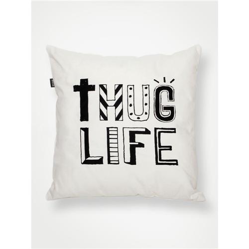 <b>Almofada Thug Life, Collector - R$ 75</b>. Uma sugestão de CASA CLAUDIA. Preço pesquisado em novembro/2017. <a href="https://www.gotoshop.com.br">www.gotoshop.com.br</a>