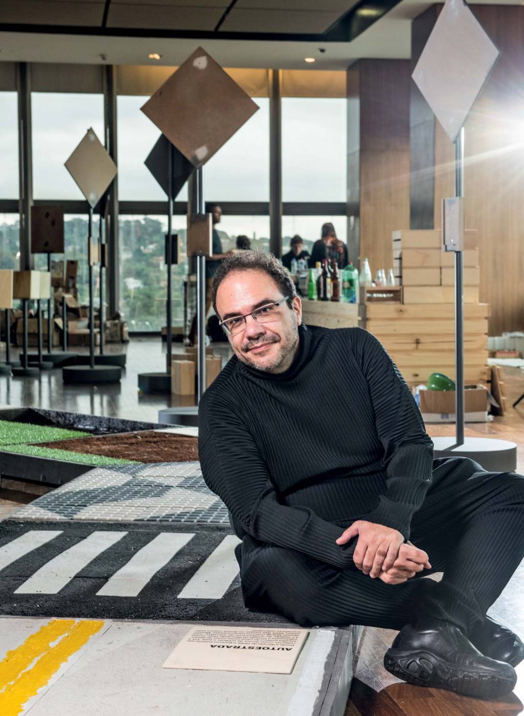 Mostra marca comemoração dos cinquenta anos da revista EXAME