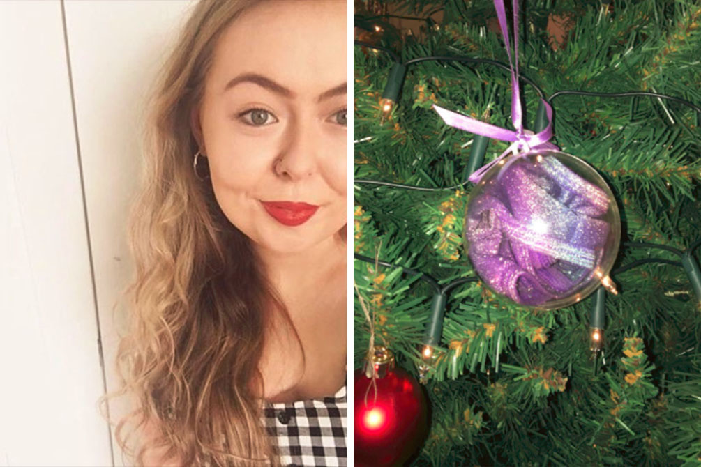 A avó desta jovem comprou um ornamento inesperado para o Natal