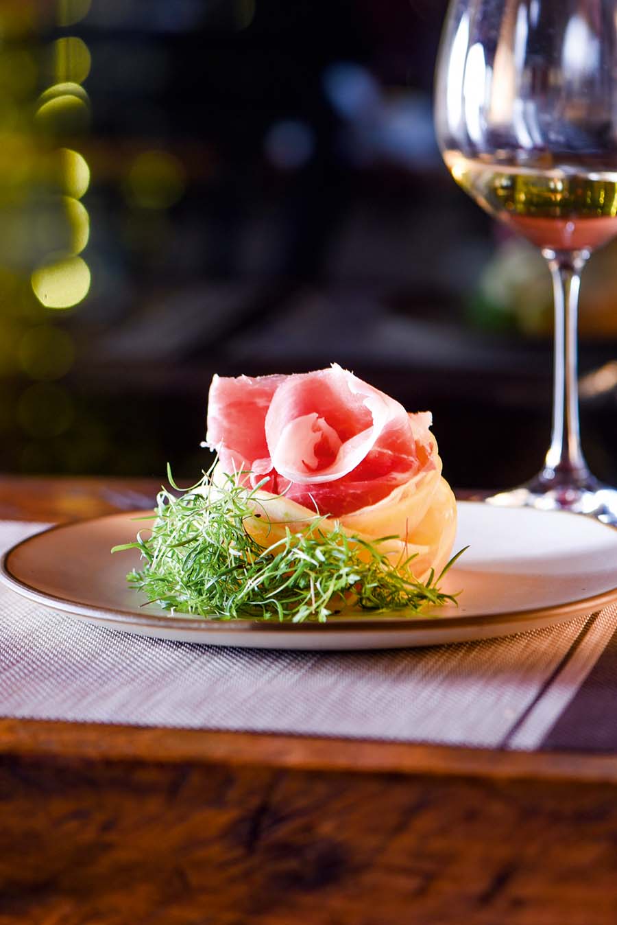 Salada de melão com presunto cru – OSTERIA TERRA MADRE